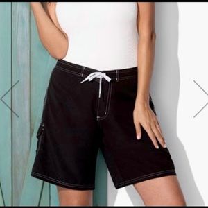 Black Contrast Pocketed Board Shorts 22​​